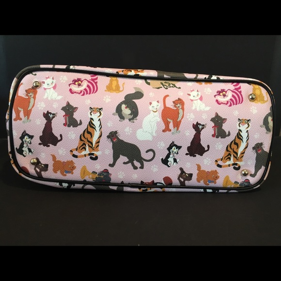 Walt DISNEY Dooney & Bourke New 2019 Cats PURSE - Picture 3 of 9